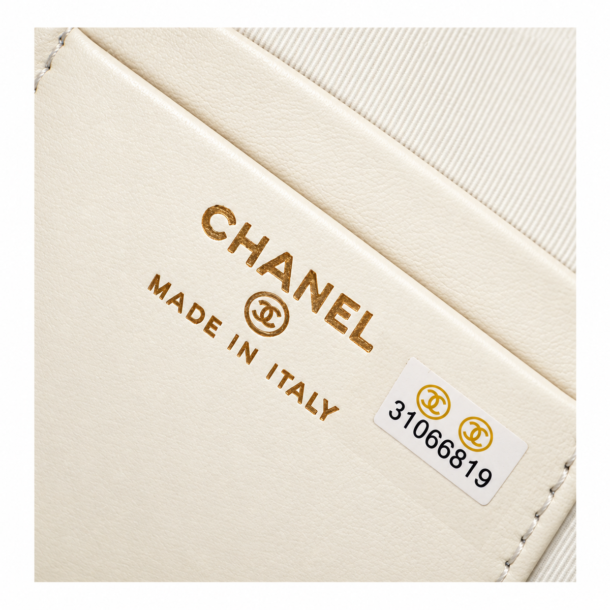 Chanel Quilted Lambskin Mini Backpack Ivory Black Border 18×13×9cm